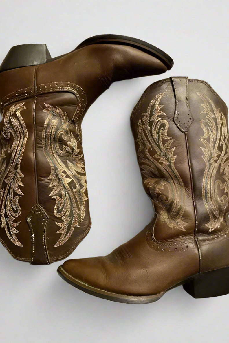 Ashore_Shop_brown_leather_western_timeless_Classic_cowgirl_boots